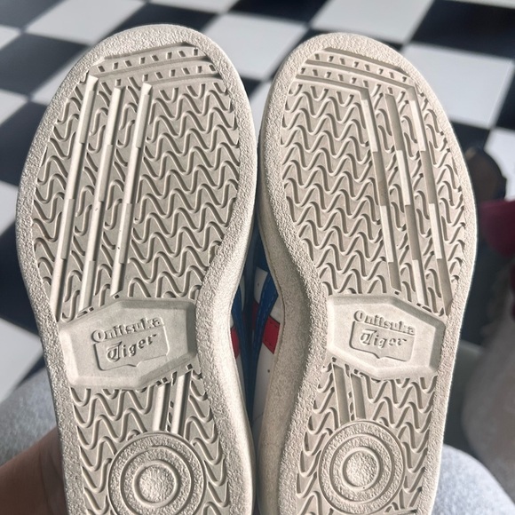 Onitsuka tiger 
Kids White and Blue Sneakers - Picture 4 of 4